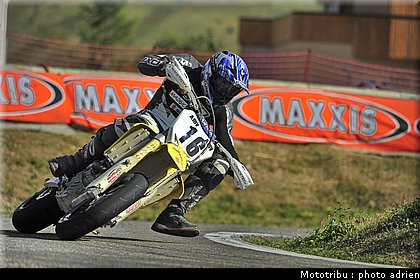 perret_26_supermotard_alp_huez_2009.JPG