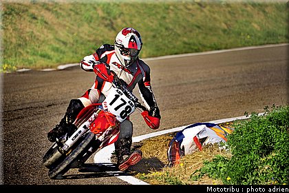 pornin_1_supermotard_alp_huez_2009.jpg