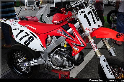 pornin_2_supermotard_alp_huez_2009.JPG