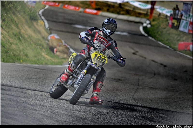 100_6_supermotard_alp_huez_2009