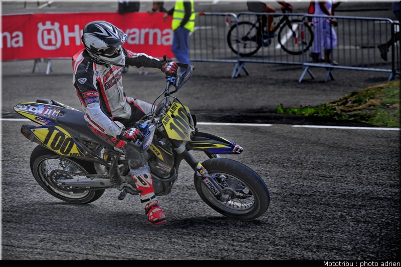 100_7_supermotard_alp_huez_2009
