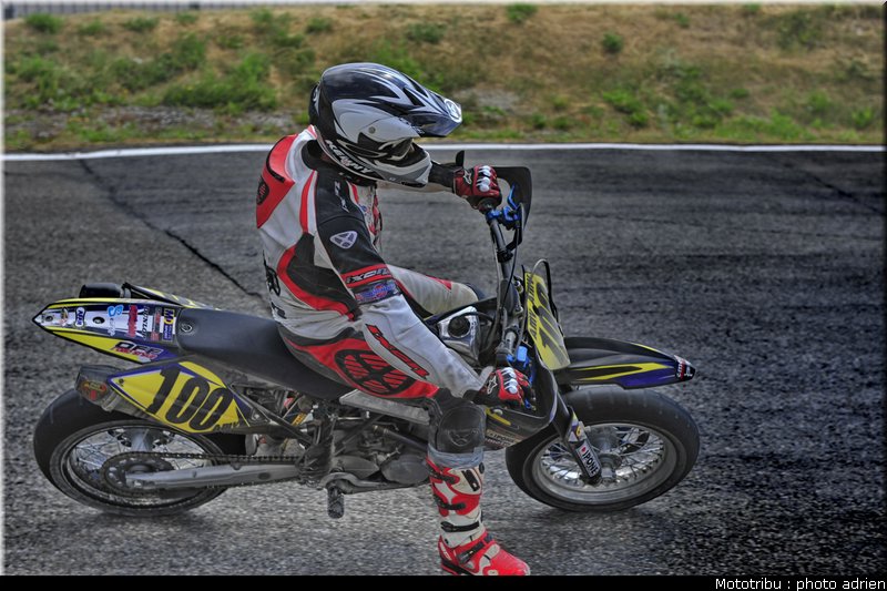 100_8_supermotard_alp_huez_2009
