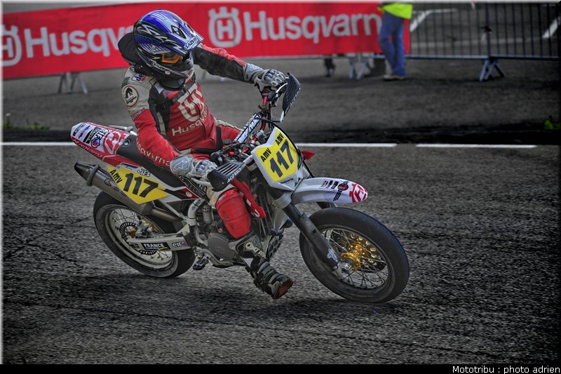 barnet_4_supermotard_alp_huez_2009