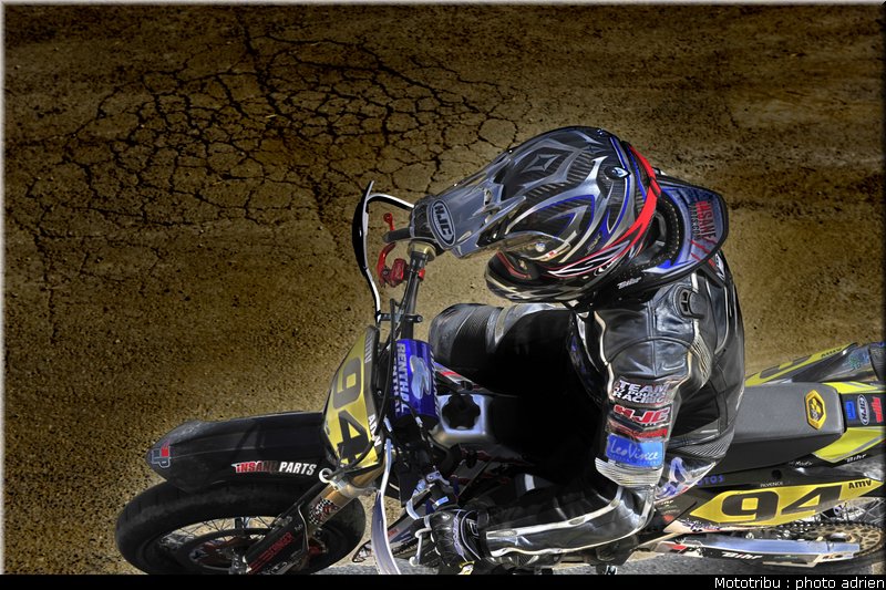 borne_3_supermotard_alp_huez_2009