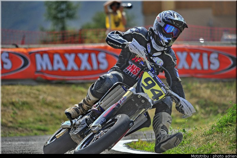 borne_5_supermotard_alp_huez_2009