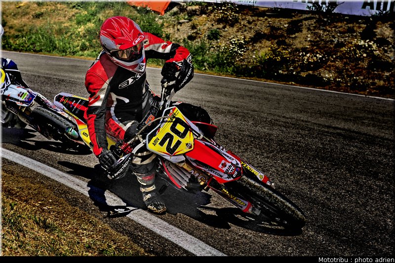 bougard_15_supermotard_alp_huez_2009