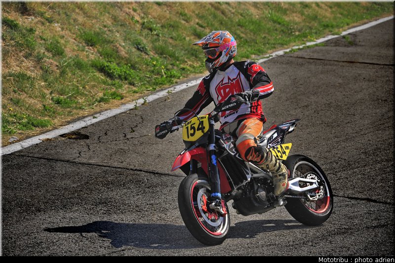 girardclos_7_supermotard_alp_huez_2009