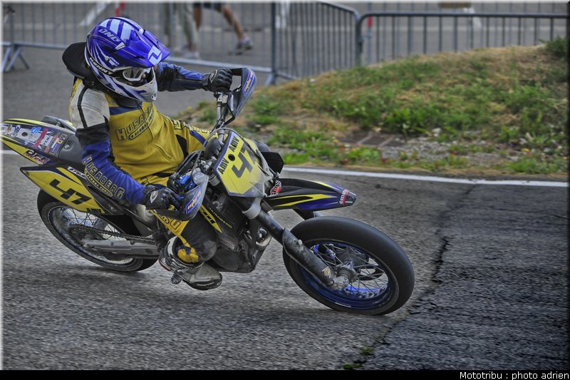 morel_a_21_supermotard_alp_huez_2009