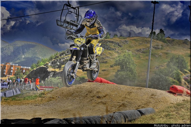morel_a_22_supermotard_alp_huez_2009
