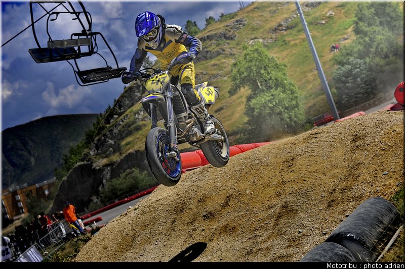 morel_a_23_supermotard_alp_huez_2009