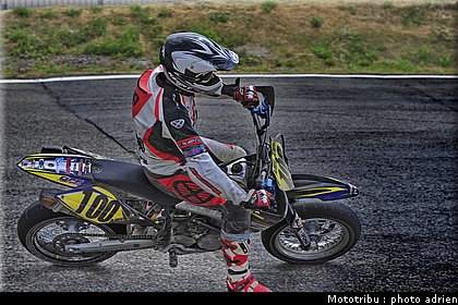 100_8_supermotard_alp_huez_2009.jpg