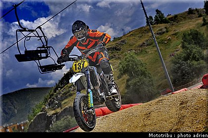 137_8_supermotard_alp_huez_2009.jpg