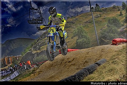 71_6_supermotard_alp_huez_2009.jpg