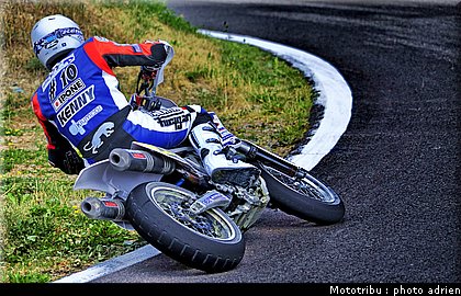 blot_20_supermotard_alp_huez_2009.jpg