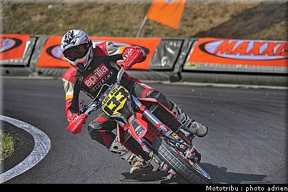 chevalier_1_supermotard_alp_huez_2009.jpg