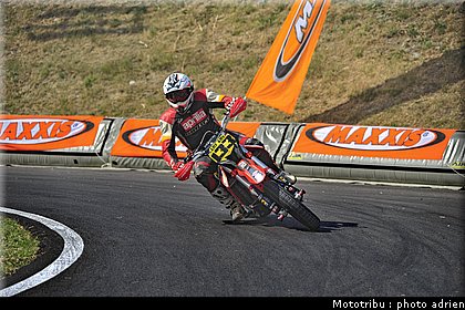 chevalier_3_supermotard_alp_huez_2009.jpg