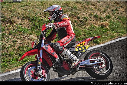 chevalier_6_supermotard_alp_huez_2009.jpg