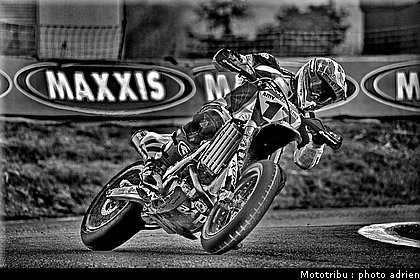 flandin_15_supermotard_alp_huez_2009.jpg