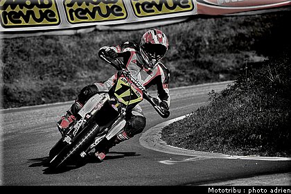 flandin_17_supermotard_alp_huez_2009.jpg