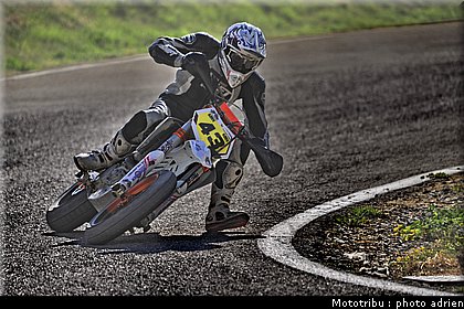 fura_25_supermotard_alp_huez_2009.jpg