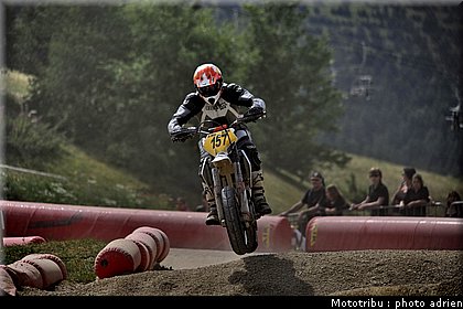 gasperini_03_supermotard_alp_huez_2009.jpg