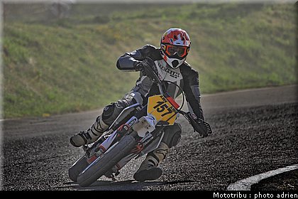 gasperini_19_supermotard_alp_huez_2009.jpg