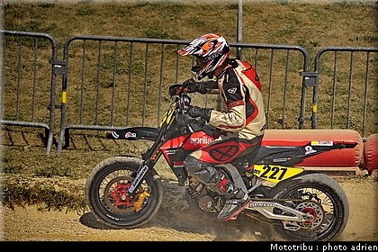 gauthereau_07_supermotard_alp_huez_2009.jpg