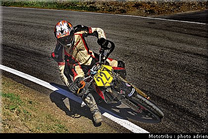 gauthereau_21_supermotard_alp_huez_2009.jpg