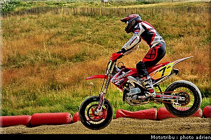 giroud_02_supermotard_alp_huez_2009.jpg