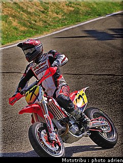 giroud_08_supermotard_alp_huez_2009.jpg