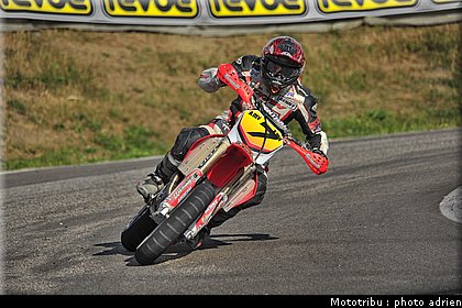giroud_18_supermotard_alp_huez_2009.jpg