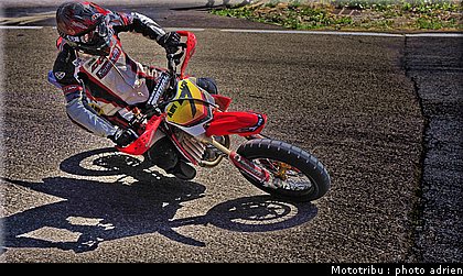 giroud_20_supermotard_alp_huez_2009.jpg