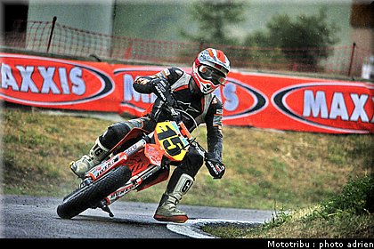 lassaigne_01_supermotard_alp_huez_2009.jpg