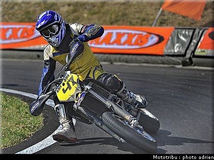 morel_a_12_supermotard_alp_huez_2009.jpg