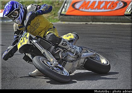 morel_a_16_supermotard_alp_huez_2009.jpg