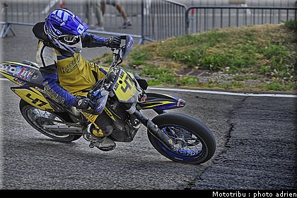 morel_a_21_supermotard_alp_huez_2009.jpg