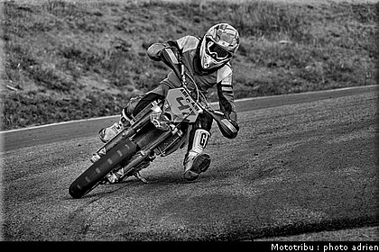 morel_a_27_supermotard_alp_huez_2009.jpg