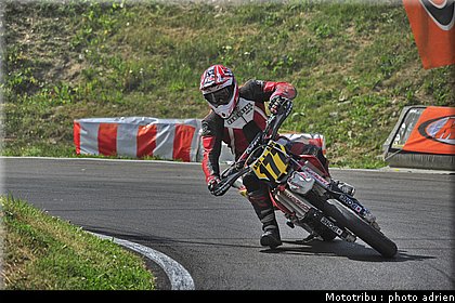 oriol_10_supermotard_alp_huez_2009.jpg