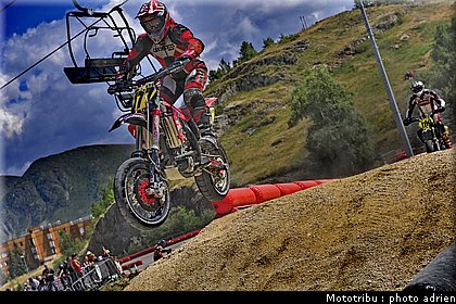 oriol_14_supermotard_alp_huez_2009.jpg