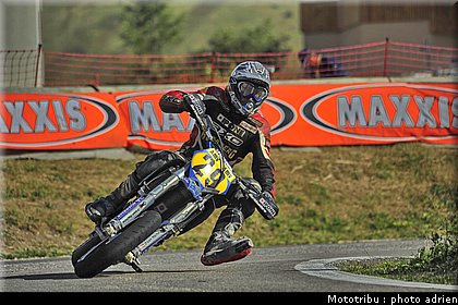 poulain_19_supermotard_alp_huez_2009.jpg