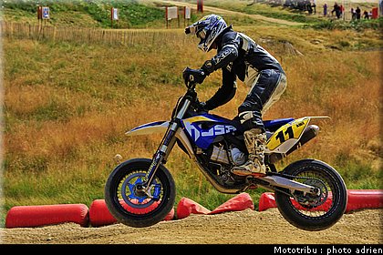 richer_06_supermotard_alp_huez_2009.jpg