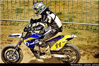 richer_14_supermotard_alp_huez_2009.jpg