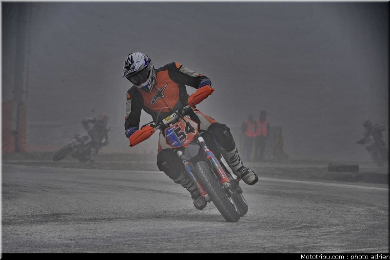 blakeman_19_supermoto_andorre_2009