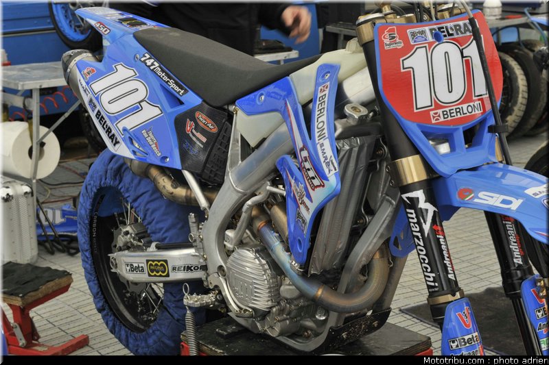 paddock_22_supermoto_andorre_2009