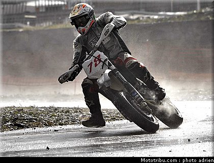 bartolini_32_supermoto_andorre_2009.jpg