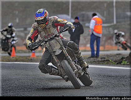 bussei_13_supermoto_andorre_2009.jpg