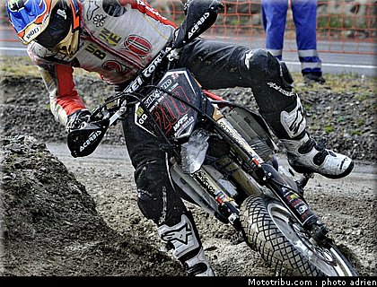 bussei_41_supermoto_andorre_2009.jpg