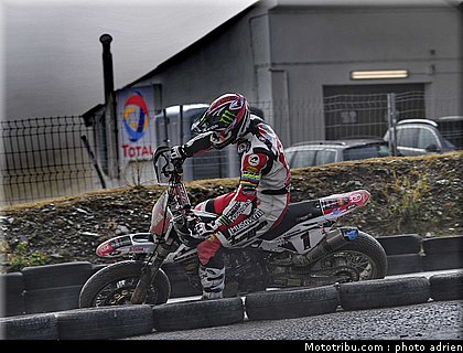 chareyre_a_29_supermoto_andorre_2009.jpg