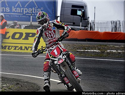 chareyre_a_34_supermoto_andorre_2009.jpg