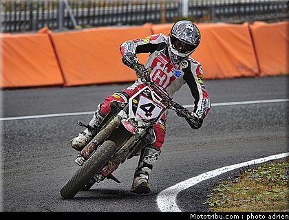 chareyre_t_14_supermoto_andorre_2009.jpg